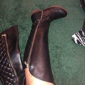 Super cute black riding boots!!